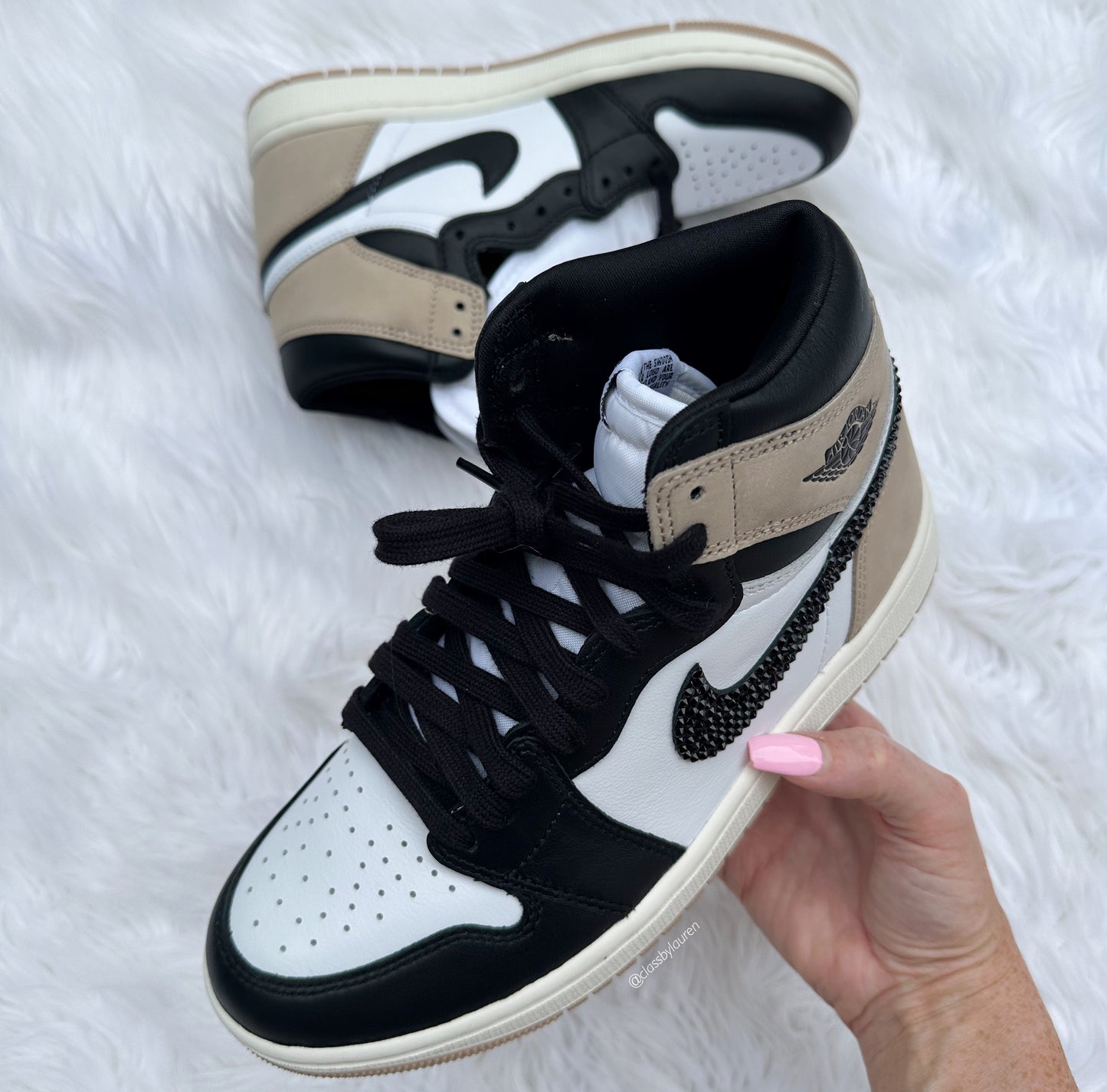 Women’s Jordan 1 Mids Latte