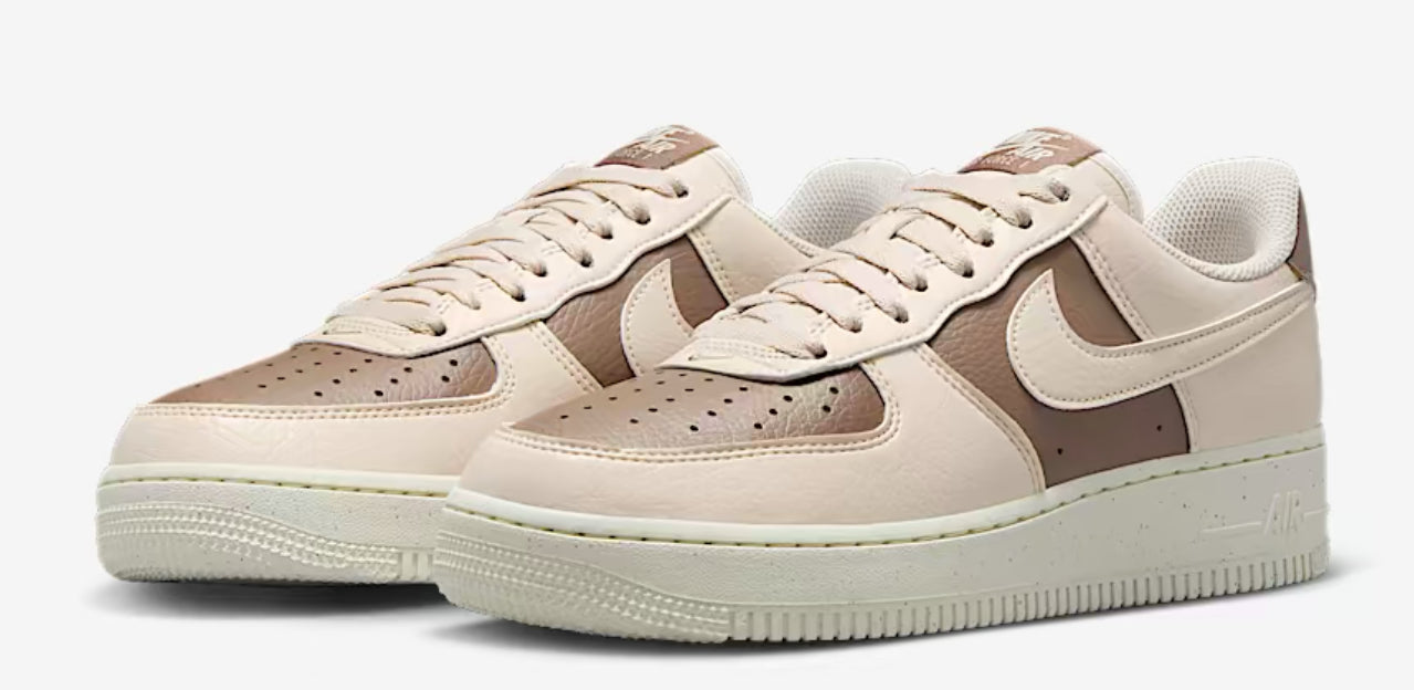 Nike Air Force 1 Light Sail