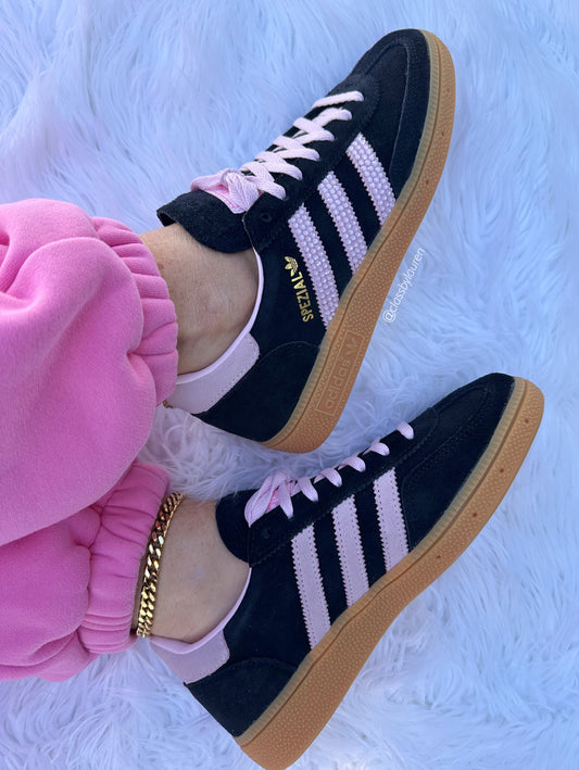 🩷Adidas Women Black Pink Spezials🖤