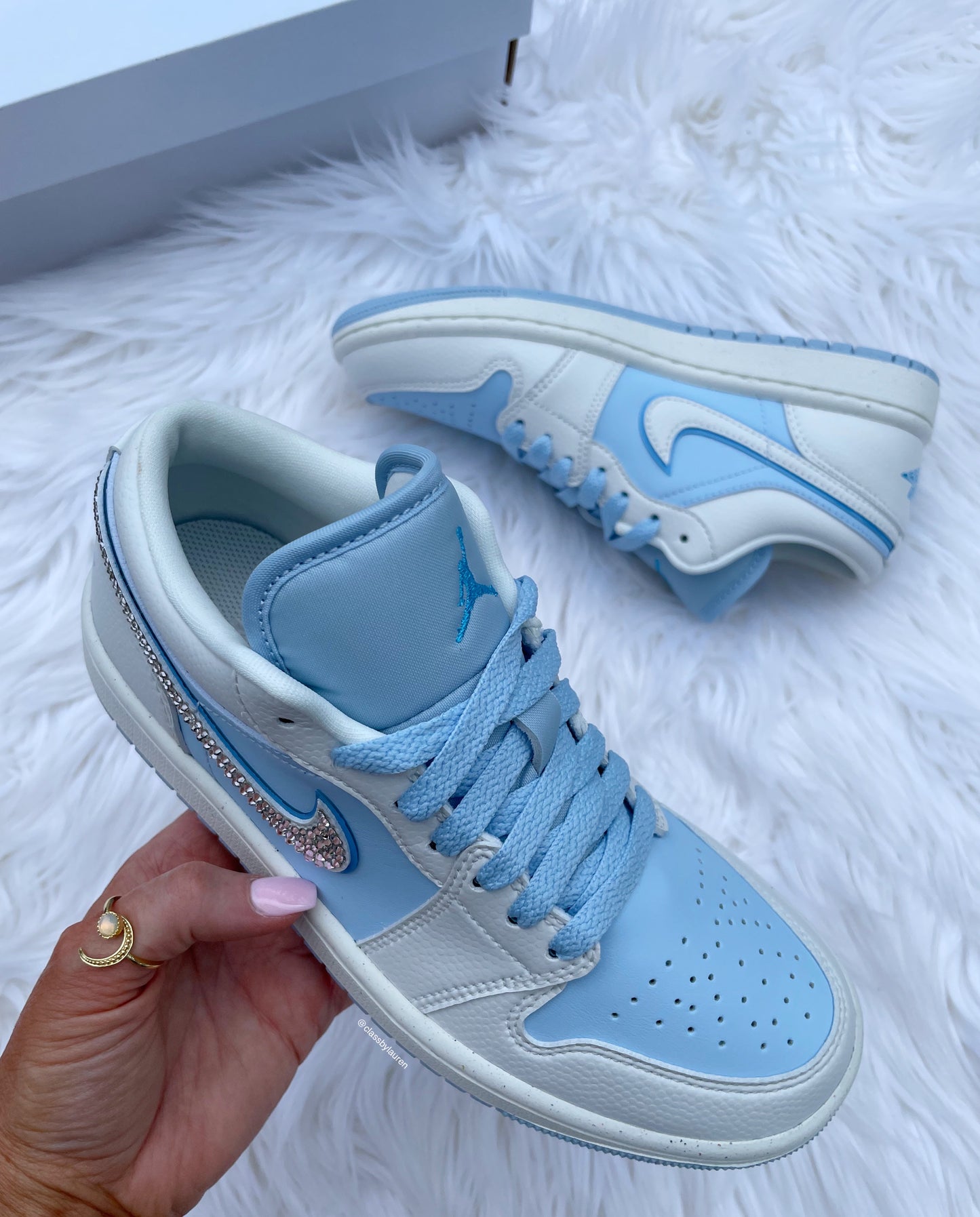 Nike Air Jordan 1 Low SE Powder Blue
