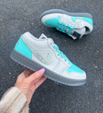 Women’s Nike Jordan Aqua Polaroid