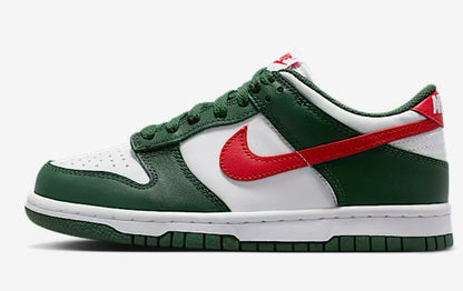 🎄 Women’s Nike Christmas Dunks 🎄