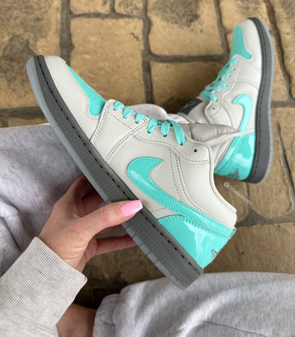 Women’s Nike Jordan Aqua Polaroid