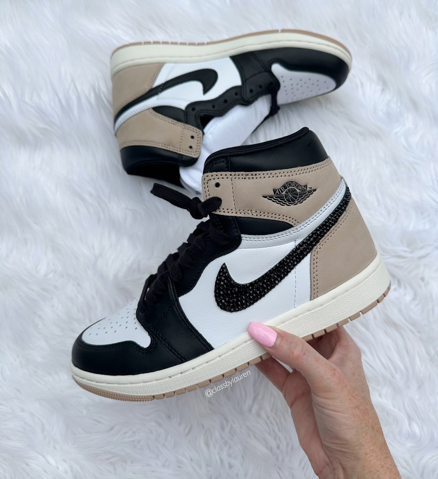 Women’s Jordan 1 Mids Latte