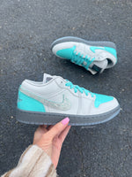 Women’s Nike Jordan Aqua Polaroid