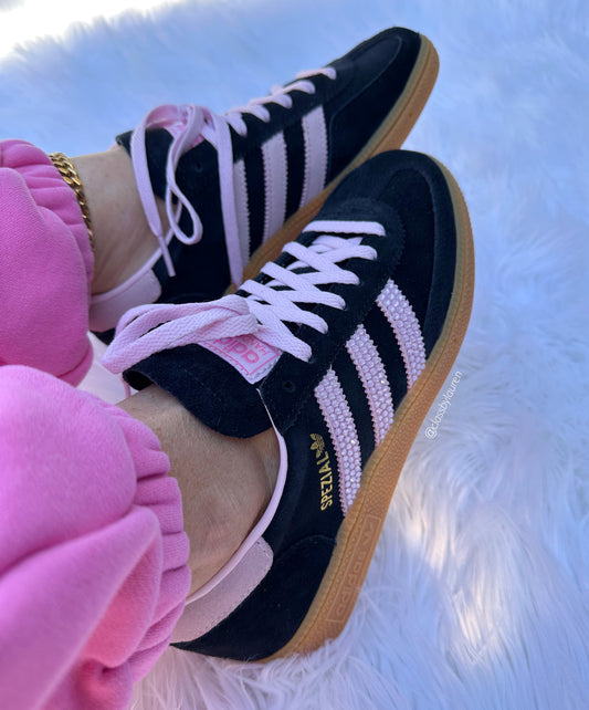 🩷Adidas Women Black Pink Spezials🖤