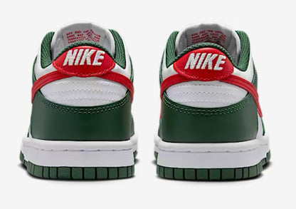 🎄 Women’s Nike Christmas Dunks 🎄