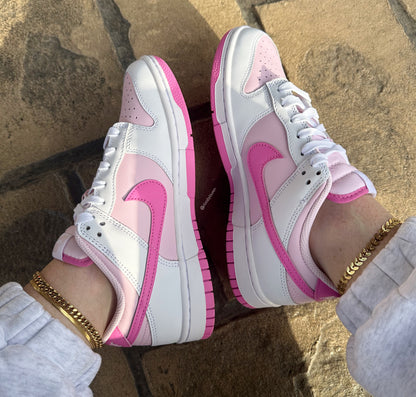 Women’s Pink 💅🏻 White Nike Dunks