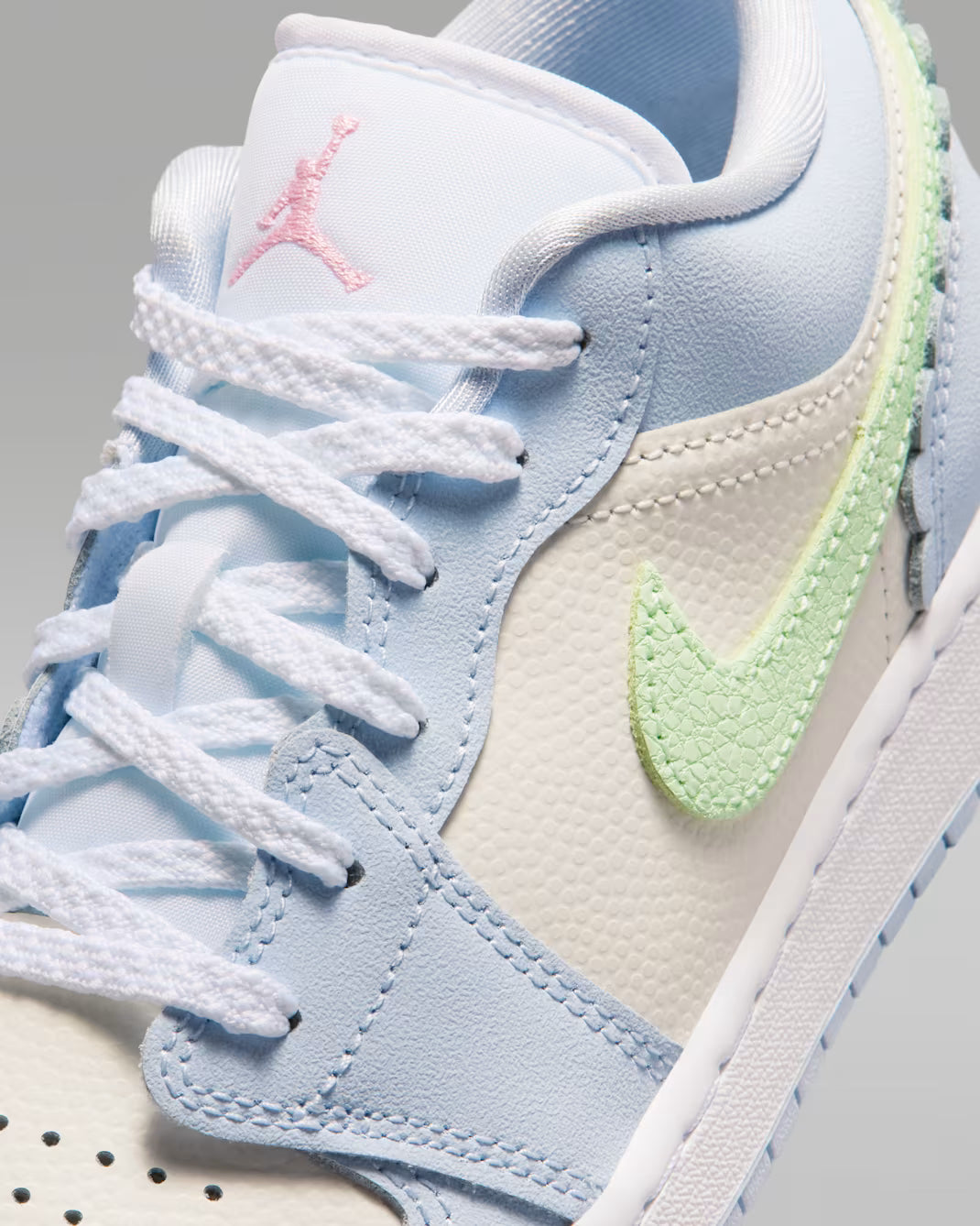 🐣 Easter Air Jordan Spring Pastel Blue
