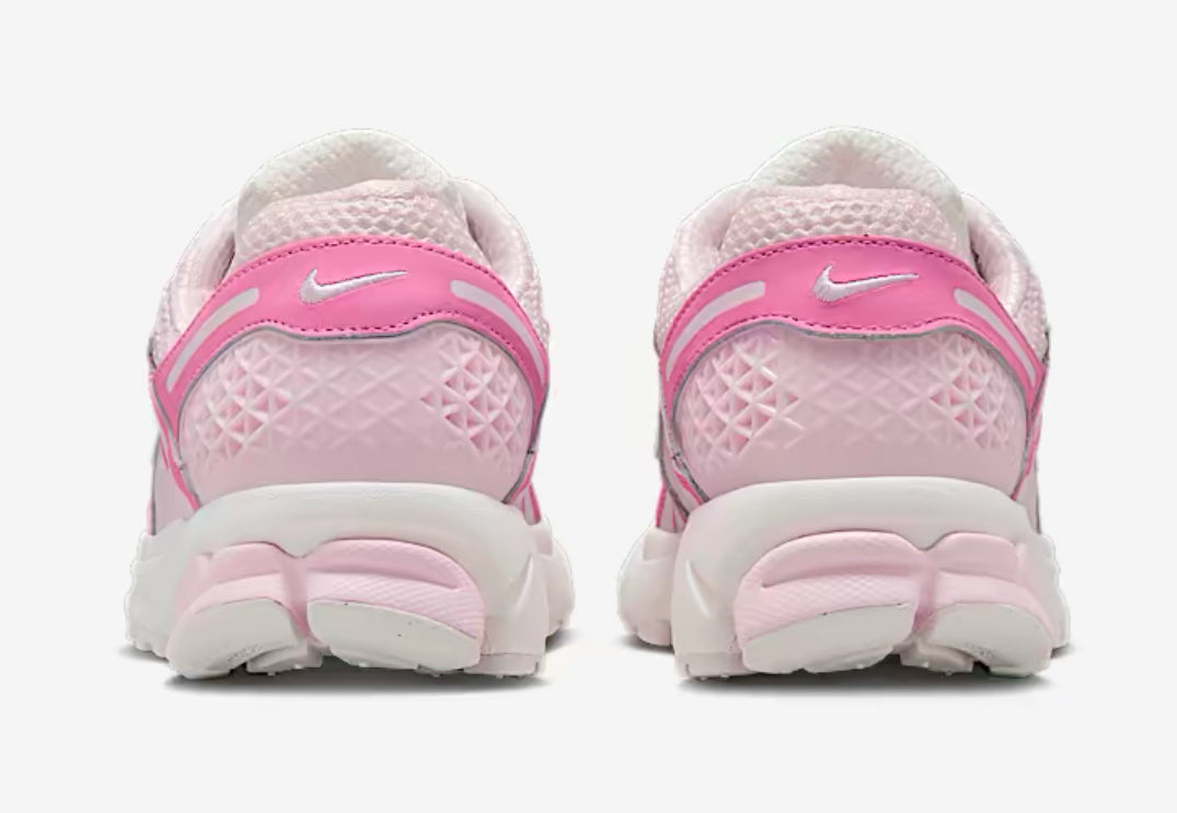 Women’s Nike Vomero 5 Hot Pink