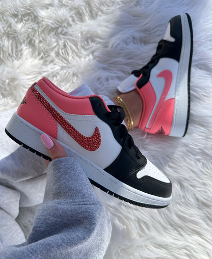 🖤New Nike Pink Gaze Jordans🩷