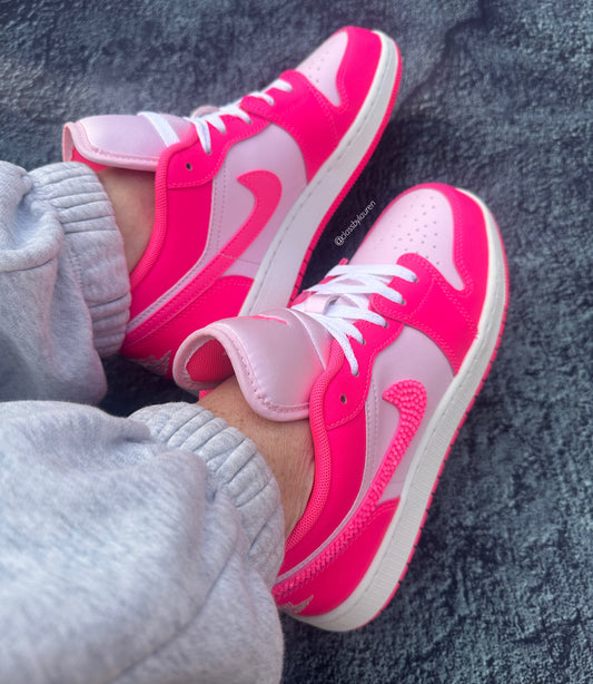 Nike Jordan 🩷 Hot Pink 🩷